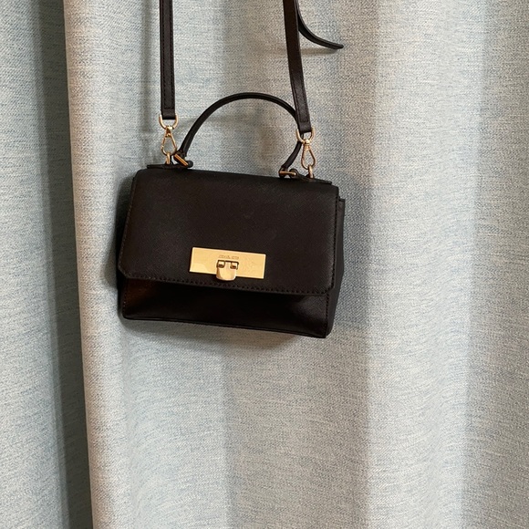Black MK shoulder bag in good condition. - Picture 1 of 5